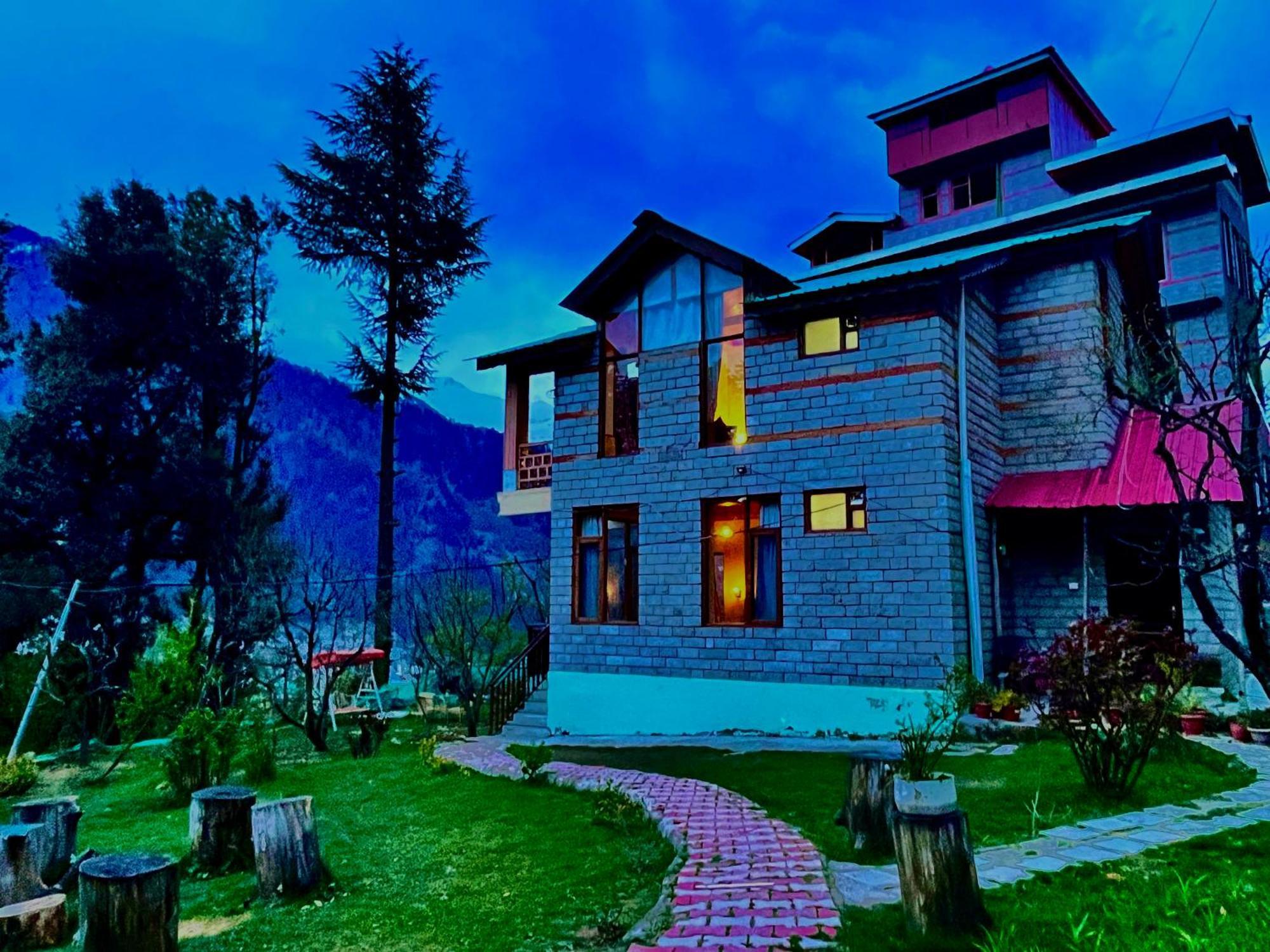 Nature Valley View 2 Bedrooms Luxury And Valley View Hotel Manali (Himachal Pradesh)